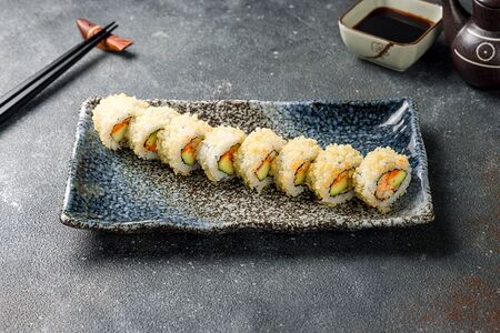 Криспи ролл с угрем спайси