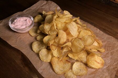 Фирменные чипсы из деревенской картошечки