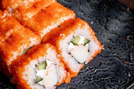 Ролл Калифорния с крабом