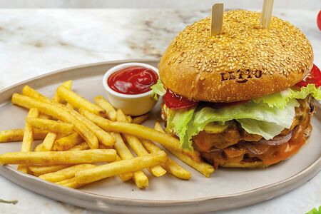 Бургер Говядина с кунжутом