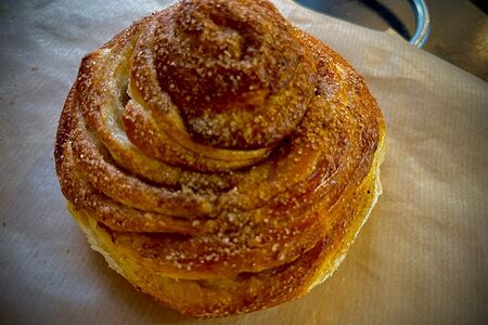 Булочка с корицей