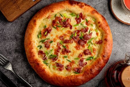 Хачапури с беконом и картофелем