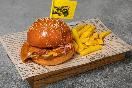 Бургер с рваной свининой