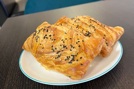 Слоеная самса с курицей