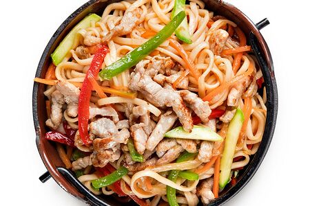 Wok со свининой и овощами