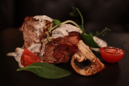 Медальоны из свинины