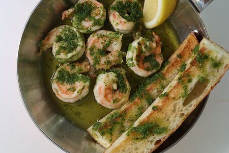 Креветки гриль в чесночном соусе