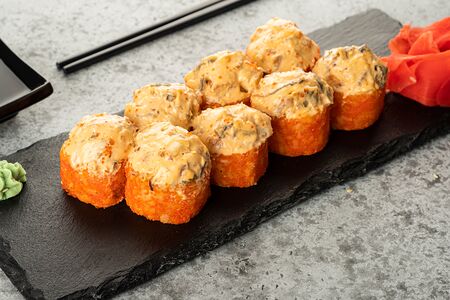 Сливочный спайси ролл с угрём