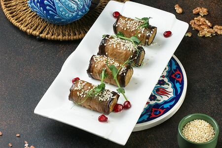 Баклажаны, фаршированные с ореховой начинкой