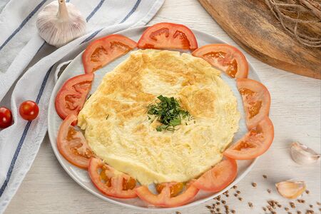 Омлет с тостом