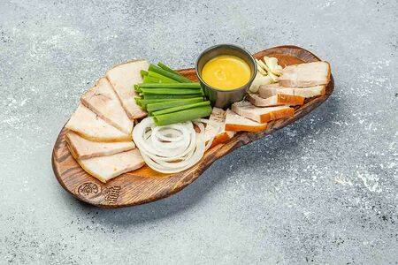 Тарелка с салом