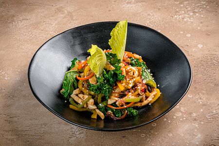 Горячий салат вок