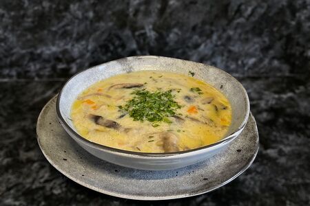 Грибной суп на сливочной основе