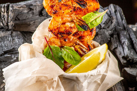 Шашлычок из тигровых креветок 