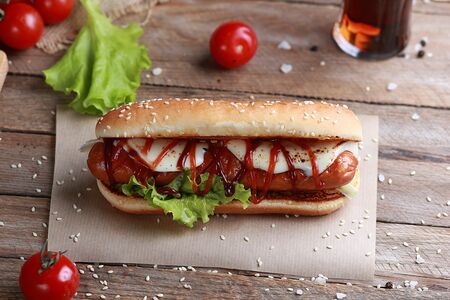 Хот-дог с сыром моцарелла