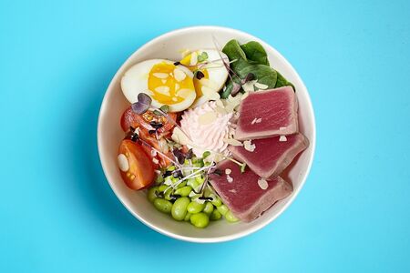 Поке Тунец татаки