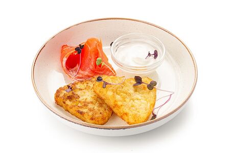 Драники картофельные со слабосоленым лососем