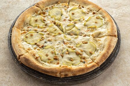 Горгонзола с грушей