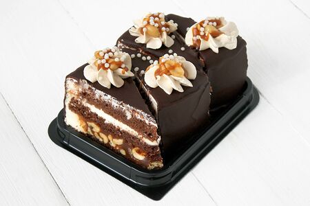 Пирожное Сникерс