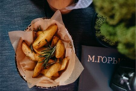 Картофель запеченный с розмарином