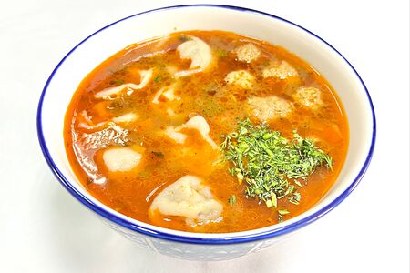 Пельмени с бульоном