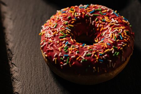 Донат Клубника