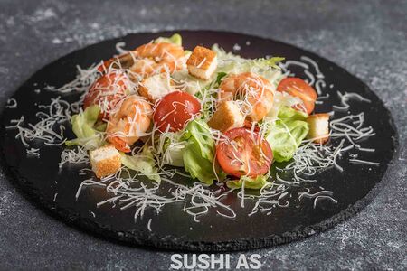 Цезарь с тигровыми креветками