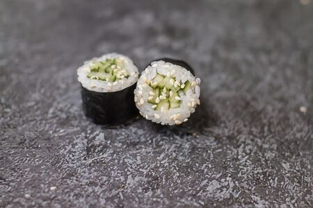 Маки с огурцом