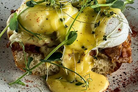 Яйца Бенедикт Генрих Герц