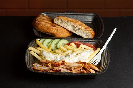 Гиро на тарелке