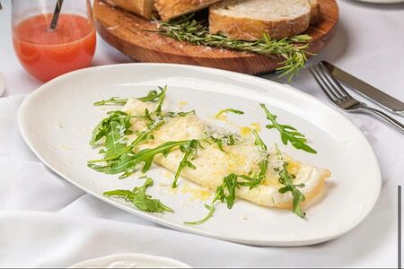 Омлет белковый с рукколой и пармезаном