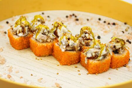 Ролл Тар Тар с угрем