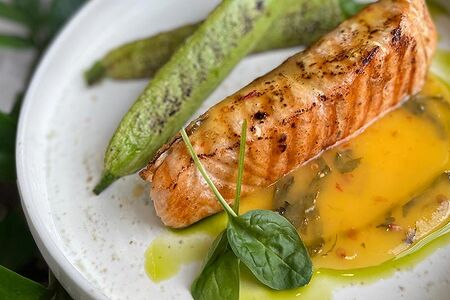 Стейк из семги с апельсиновым свит чили