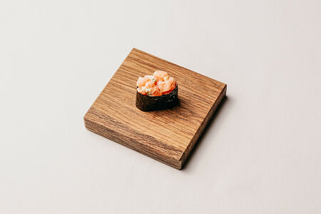 Гункан из лосося