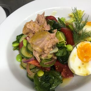 Салат с тунцом