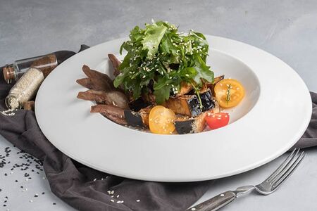 Салат из баклажан с бараньими язычками