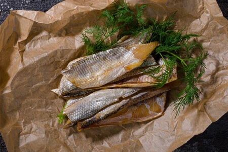 Пузо корюшки вяленой