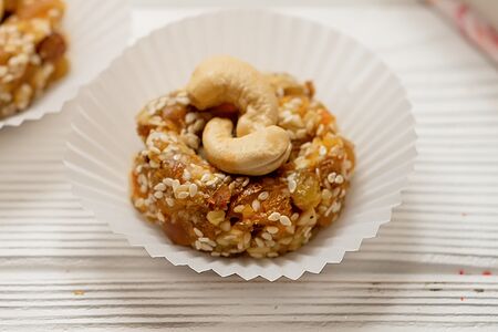 Пирожное кунжутное