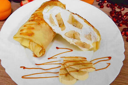 Блинчик с бананом и сливками