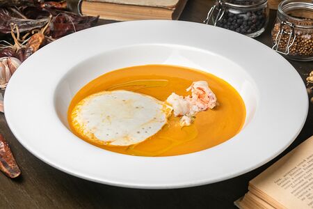 Суп из Астраханских раков с лангустинами