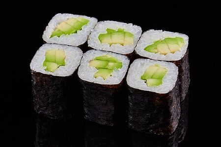 Ролл Маки с авокадо