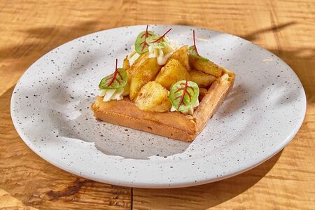 Венские вафли Яблоко, банан, корица