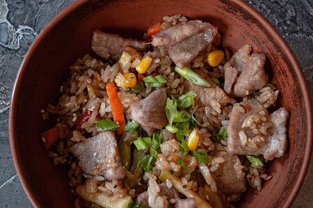 Свинина с ананасом в соусе тай