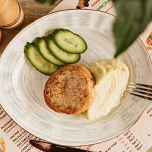 Куриная котлета с картофельным пюре