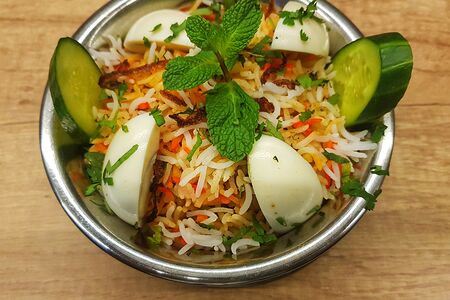 Бирияни с кyрицей