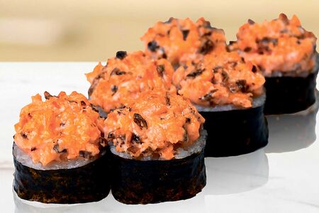 Запеченный с угрем и лососем