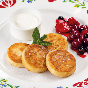Сырники с ягодным соусом