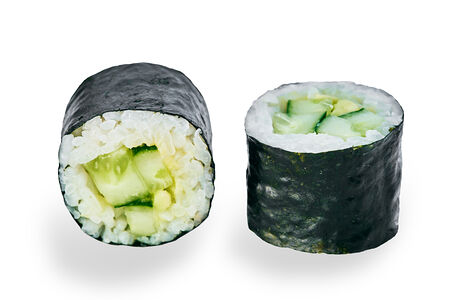 Маки с авокадо и огурцом