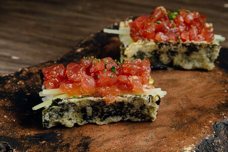 Темаки темпура Тунец