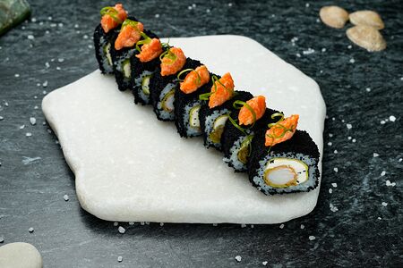 Особый с лососем и хрустящей креветкой